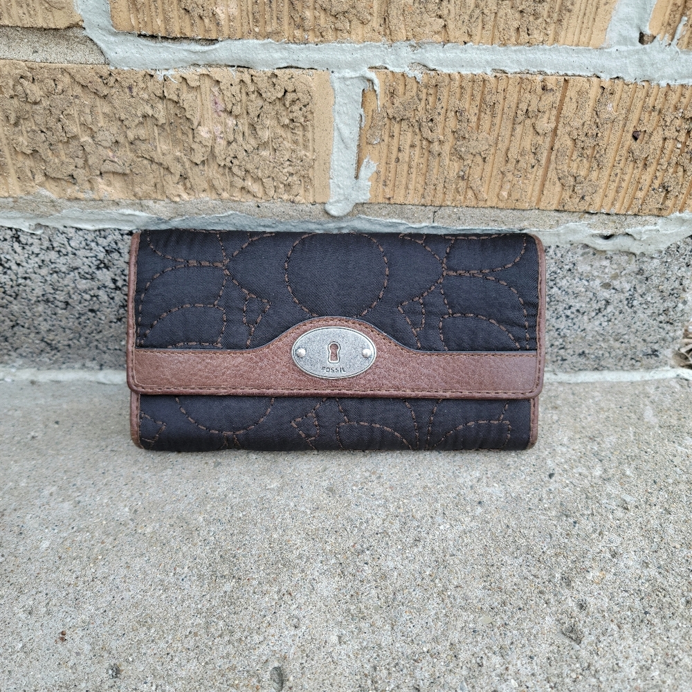 Fossil Key-Per Black Quilted Nylon Brown Leather Flap Lock Wallet